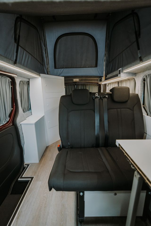Zabudowy-kamperowe-indywidualne-caveman-Renault-Trafic