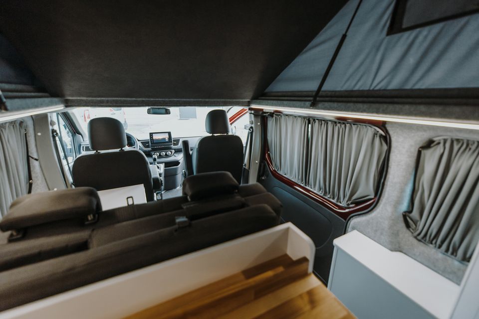 Zabudowy-kamperowe-indywidualne-caveman-Renault-Trafic_4