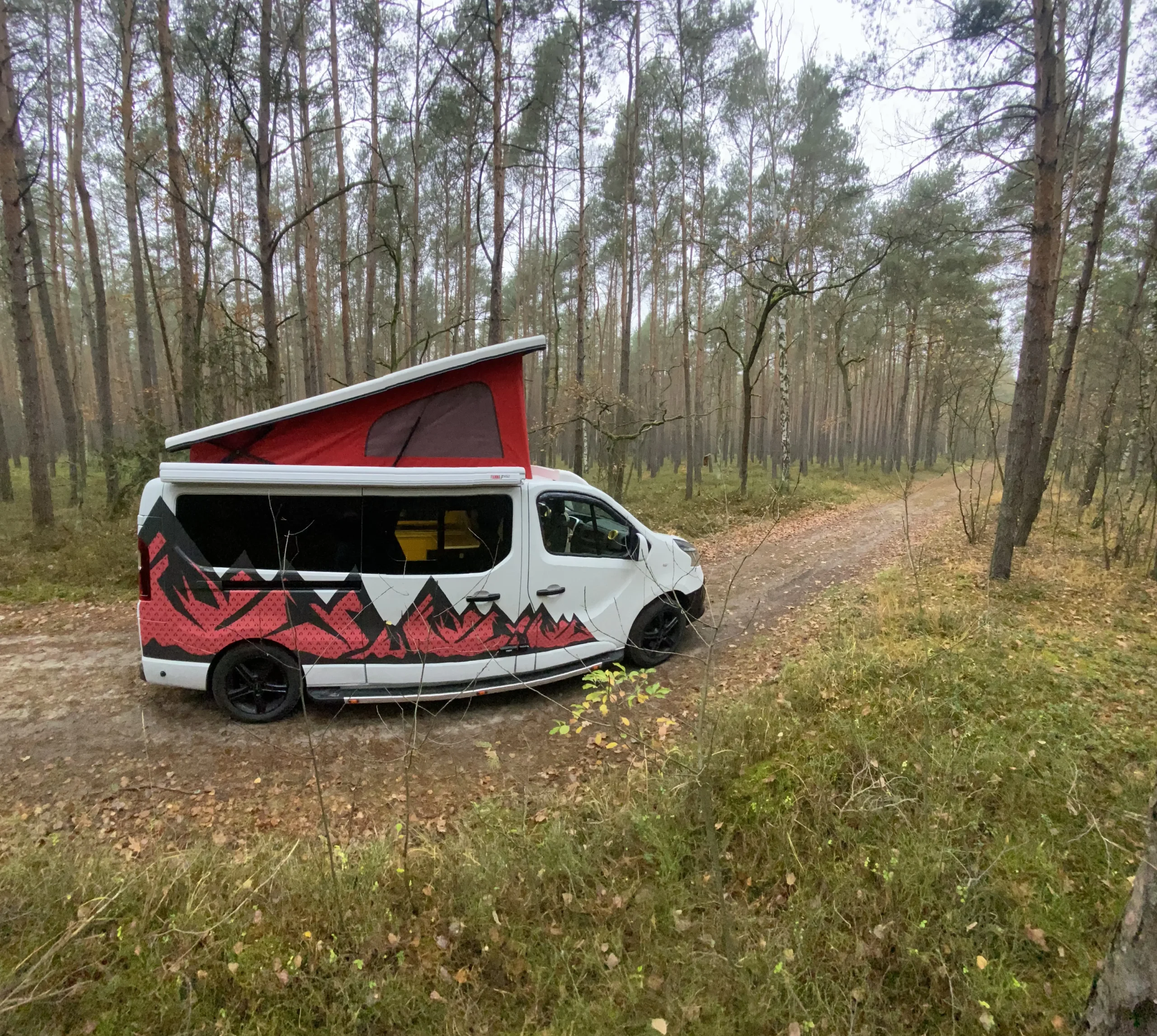 renault-traffic-indywidualna-caveman-kampery-przebudowa-busow-na-kampery17