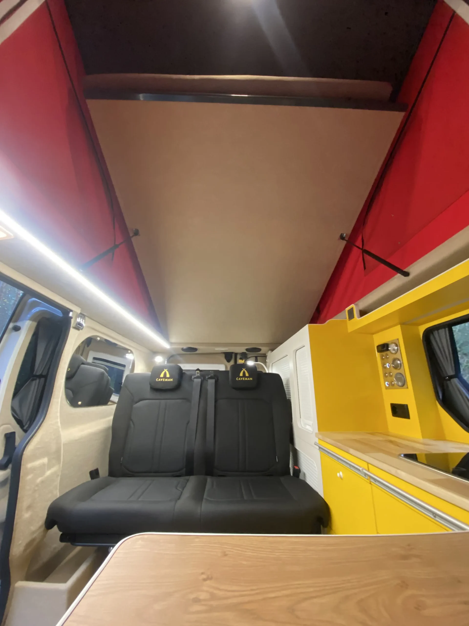 renault-traffic-indywidualna-caveman-kampery-przebudowa-busow-na-kampery2