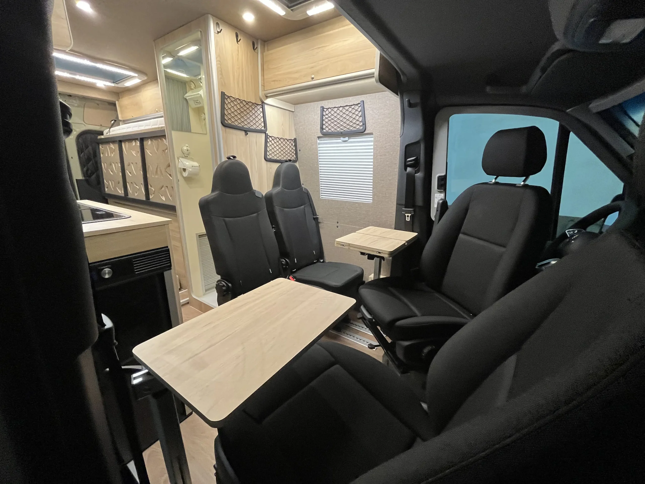 Rock-rider-caveman-kampery-przebudowa-busow-na-kampery12